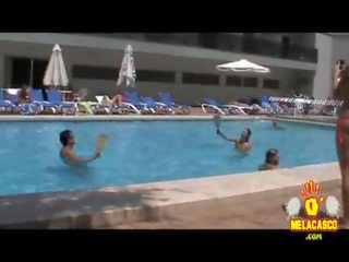 LOCURAS EN UNA PISCINA P&Uacute;BLICA 2&ordm; MELACASCO.COM